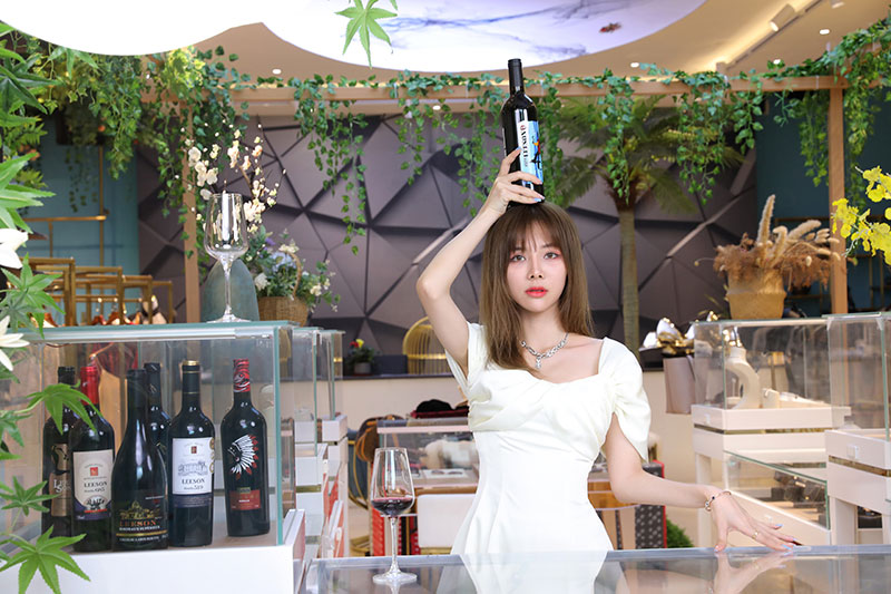 雲倉酒莊發布2025年新年祝福與願景